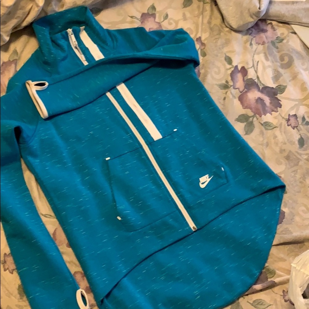 NIKE CAPE HOODIE ❤️